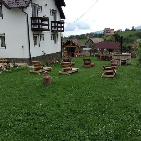 Elder Villa Бран Екстериор снимка