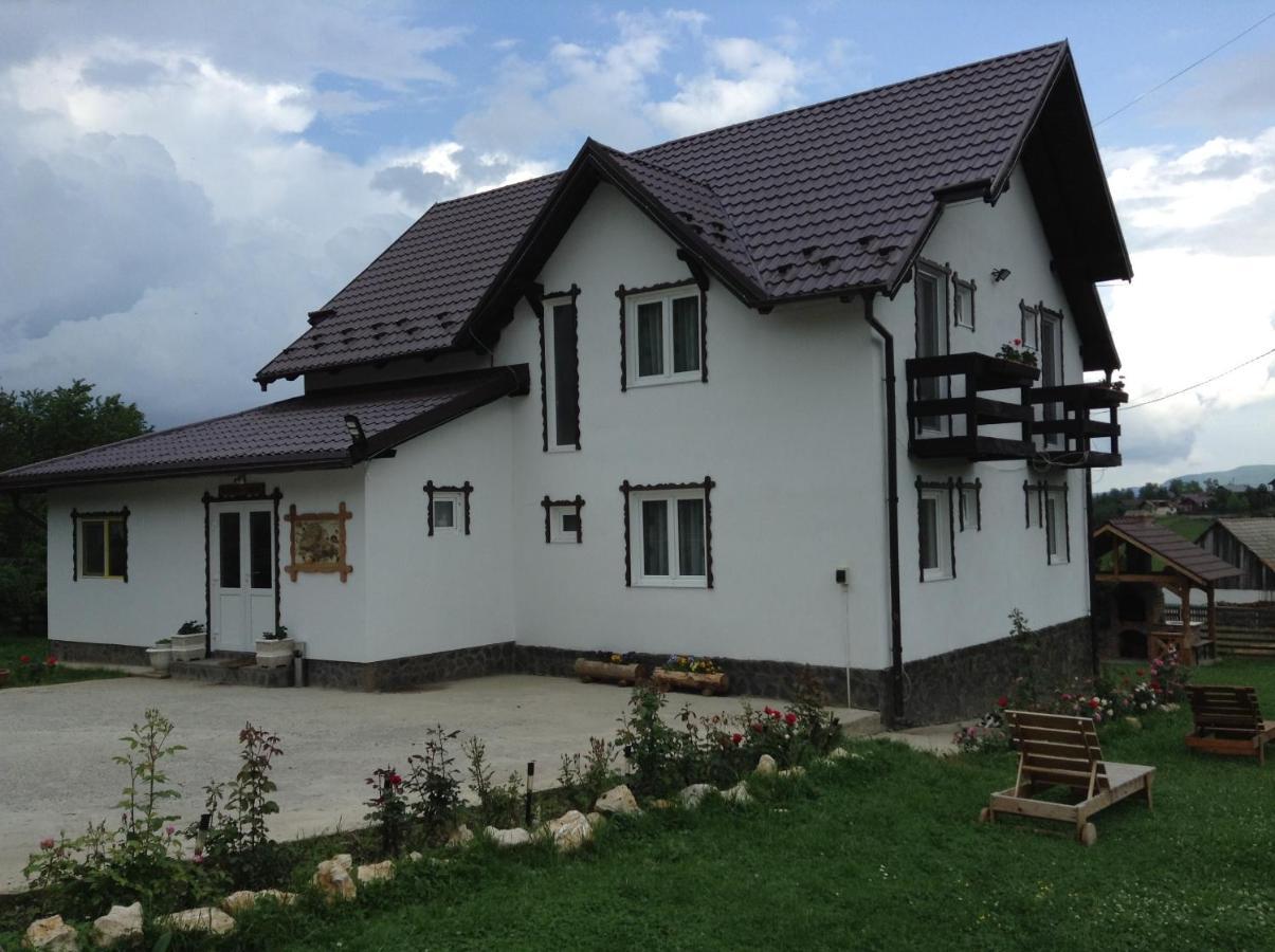 Elder Villa Бран Екстериор снимка