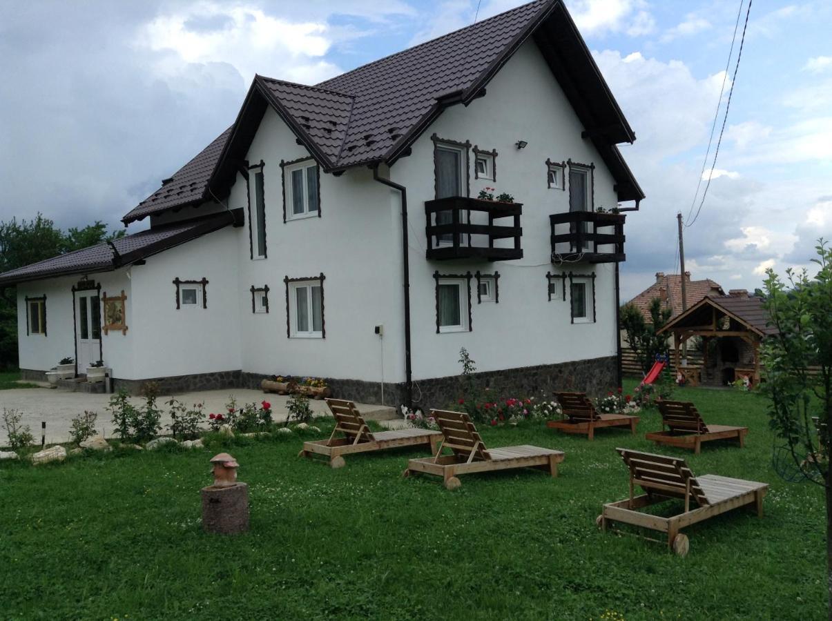 Elder Villa Бран Екстериор снимка