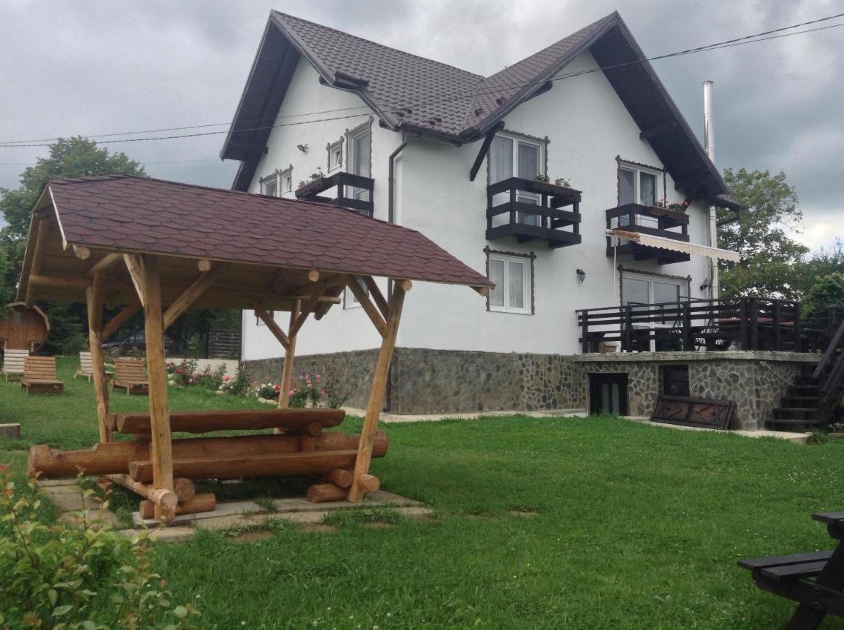 Elder Villa Бран Екстериор снимка