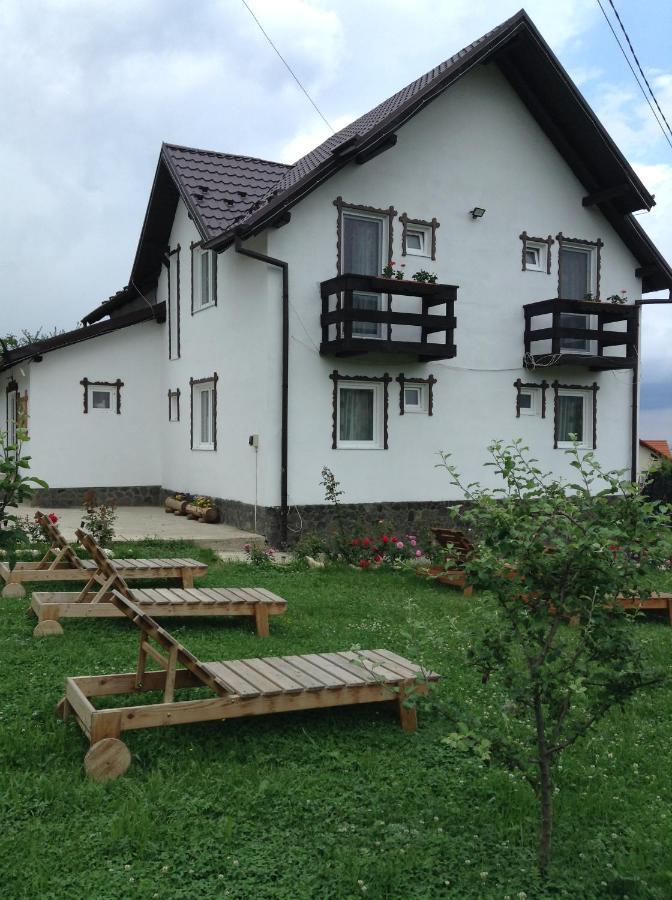 Elder Villa Бран Екстериор снимка