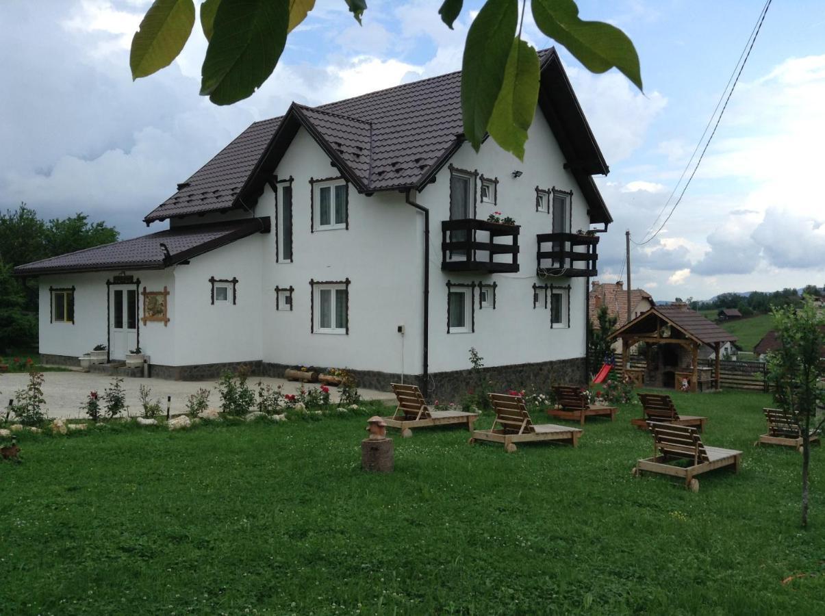 Elder Villa Бран Екстериор снимка