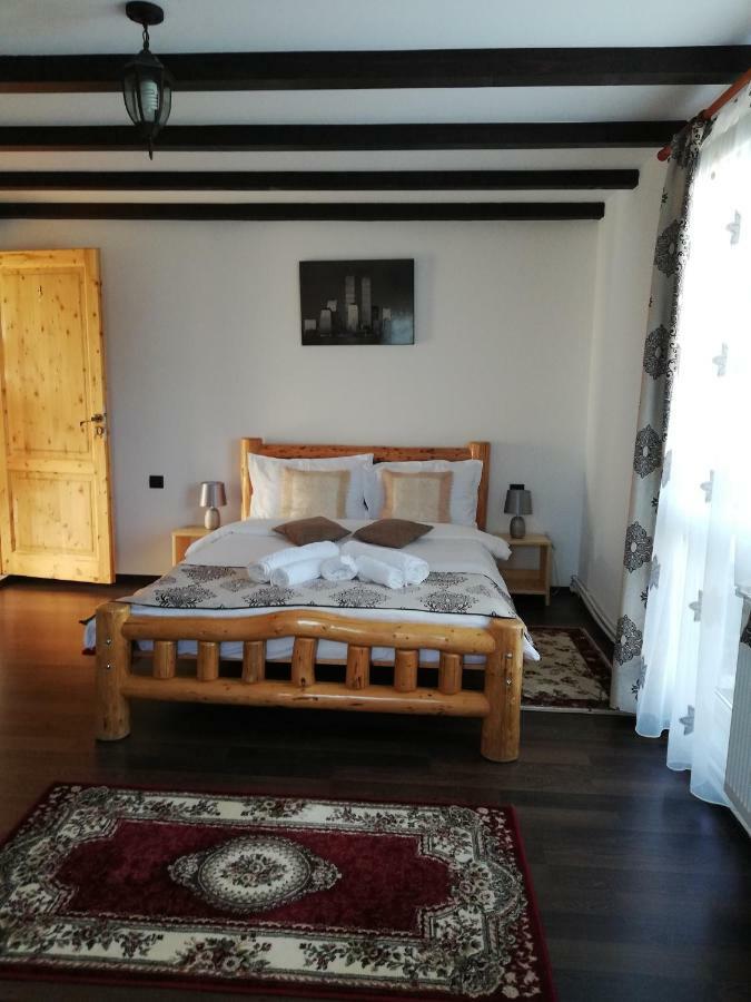 Elder Villa Бран Екстериор снимка