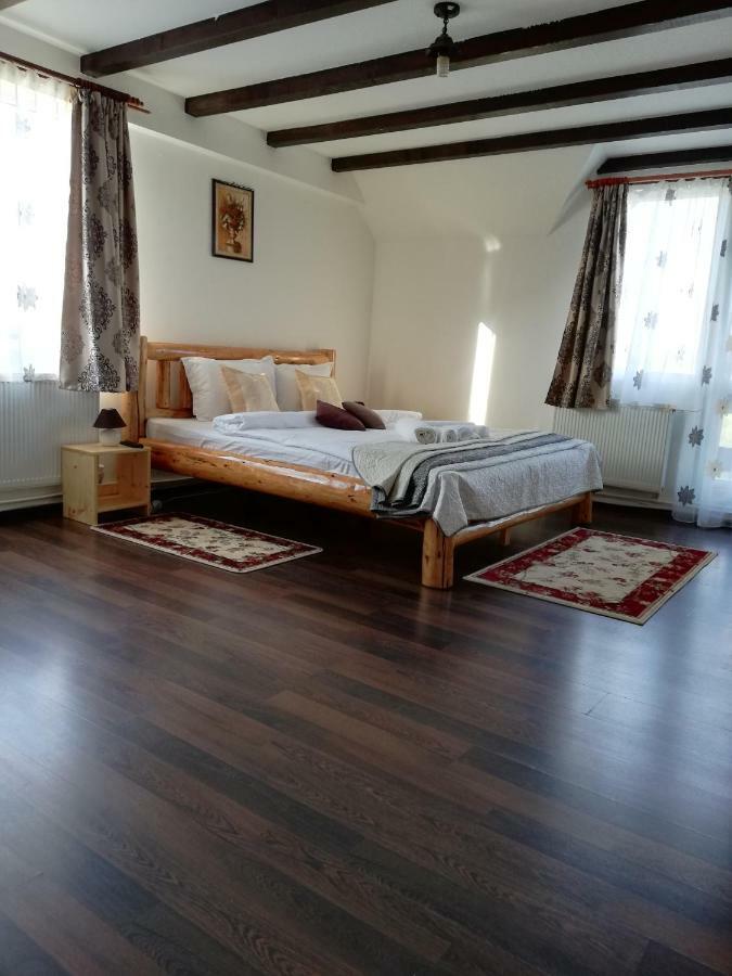 Elder Villa Бран Екстериор снимка