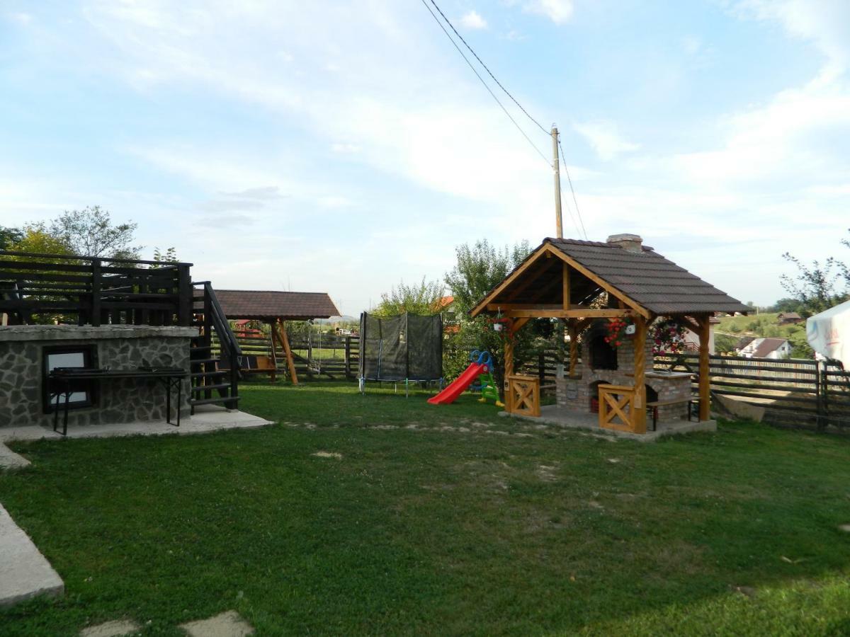 Elder Villa Бран Екстериор снимка