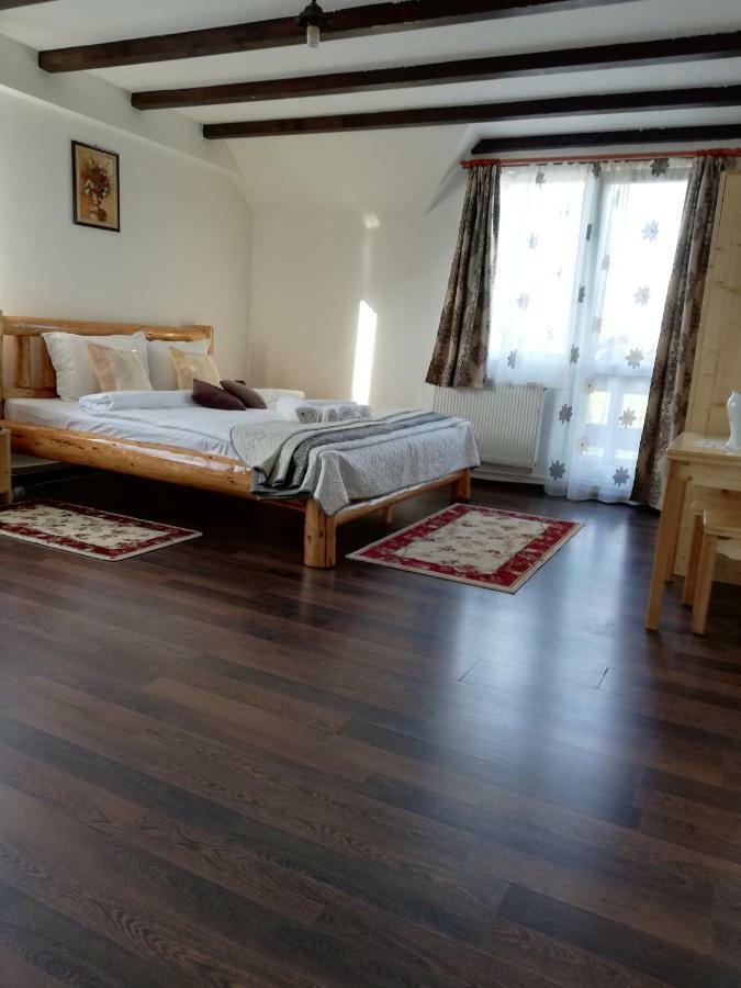 Elder Villa Бран Екстериор снимка