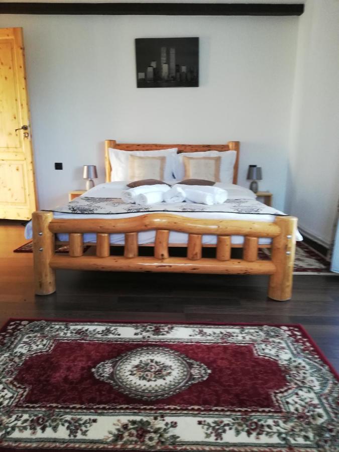 Elder Villa Бран Екстериор снимка