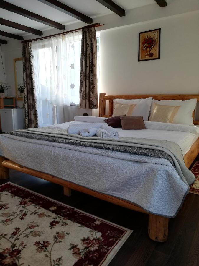 Elder Villa Бран Екстериор снимка